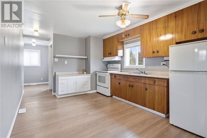 Property Photo: 923 Highway 17 E ON P0M 1H0