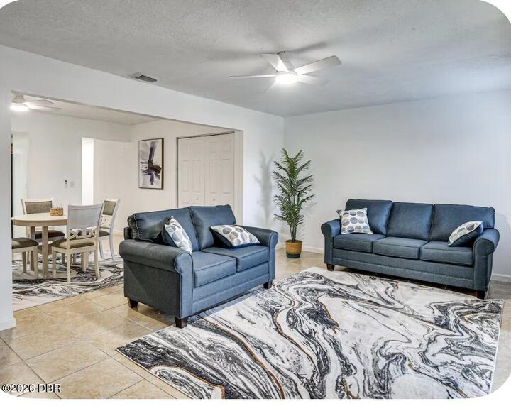 Property Photo: 19 Tomoka Meadows Boulevard FL 32174