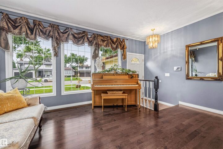 Property Photo:  15915 112 Street NW  AB T5X 4S7 