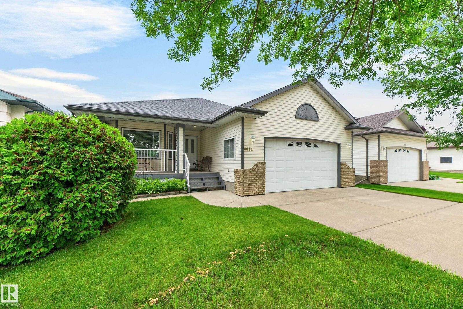 Property Photo:  8011 164 Avenue NW  AB T5Z 3J3 