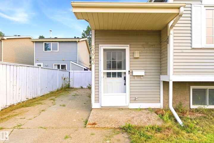 Property Photo: 5303 21 Avenue NW AB T6L 5G5