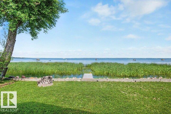 Property Photo: 5807 51 Avenue AB T0E 0A0