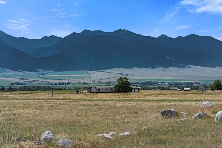Property Photo: 1406 Jack Rabbit Lane MT 59759