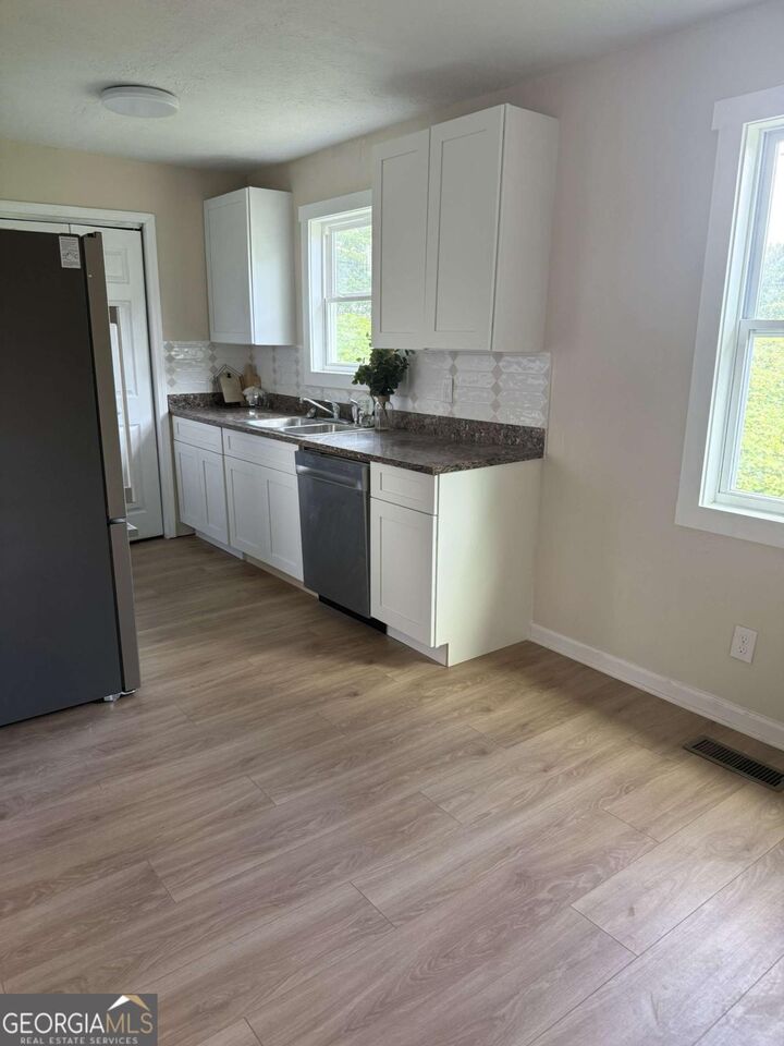 Property Photo: 242 Jackson GA 30204