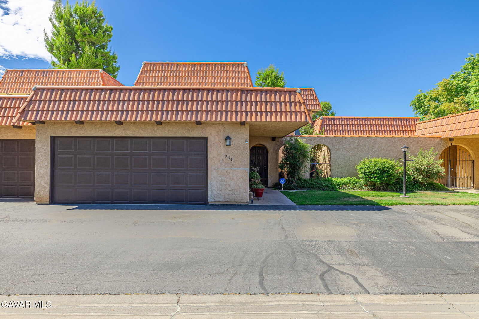 Property Photo: 236 Shirley Lane CA 93551