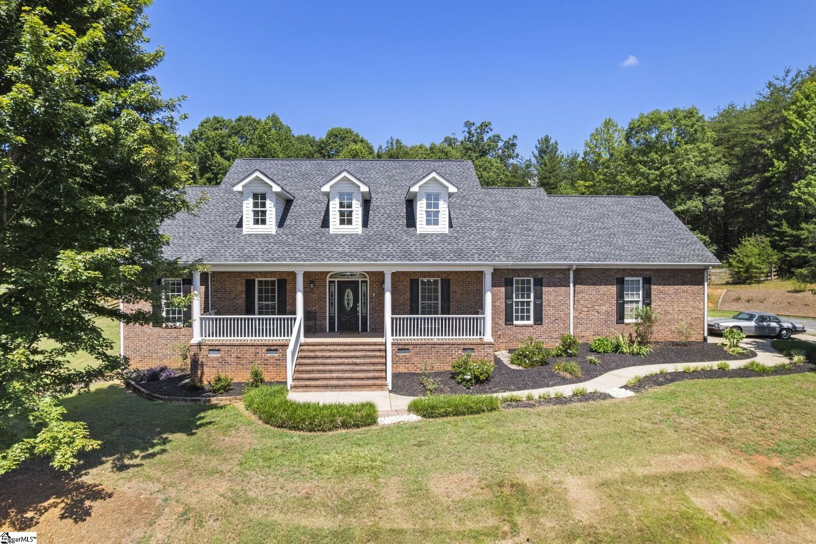 Property Photo: 956 Laurelwood Way SC 29356