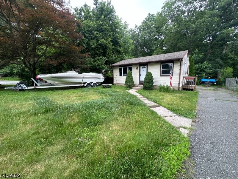 Property Photo:  4 Florida Ave  NJ 07849 