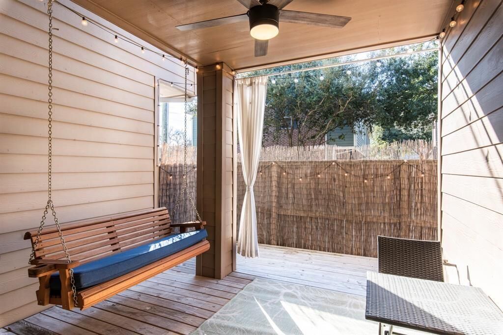 Property Photo: 1428 Wilson Street TX 77019