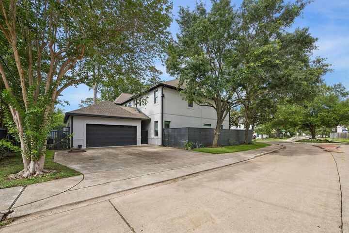 Property Photo: 1601 Pine Chase Drive TX 77055