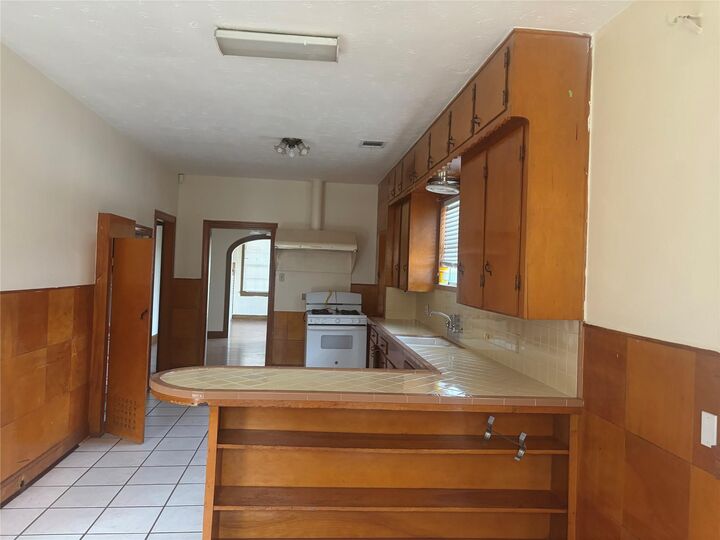 Property Photo: 9916 Fulton Street TX 77076