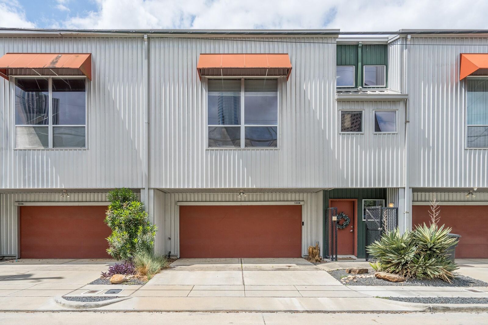 Property Photo:  1304 Arthur Street  TX 77019 