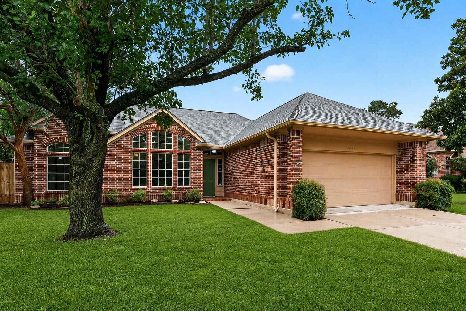 Property Photo: 17647 Glenwolf Drive TX 77084