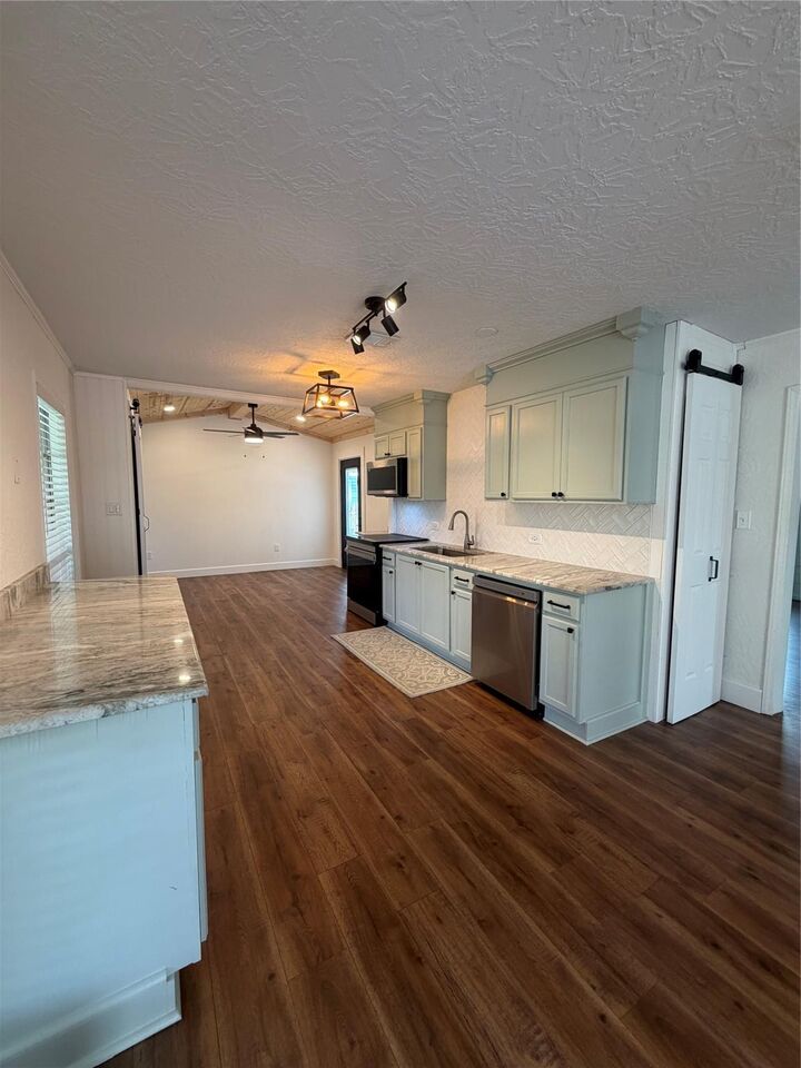 Property Photo: 52 Periwinkle Court TX 77566
