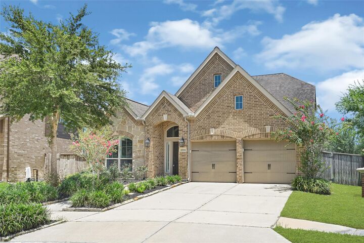 Property Photo: 10111 Gentle River Way TX 77459