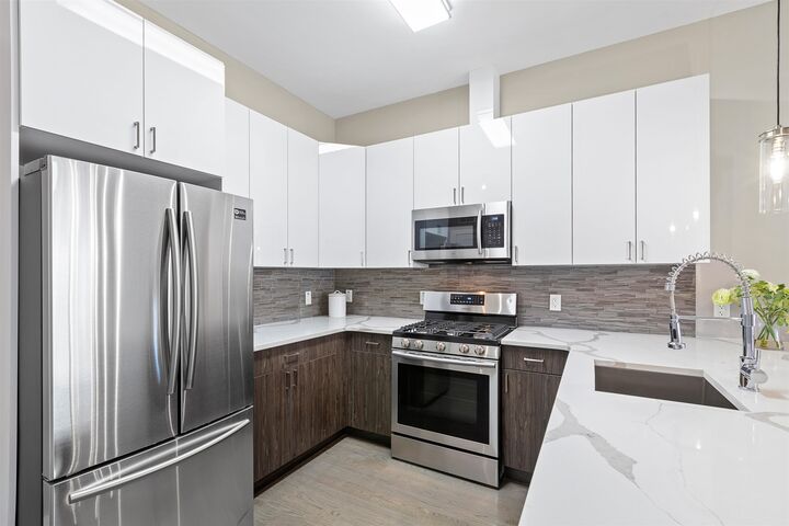 Property Photo: 313 Pine St 401 NJ 07304