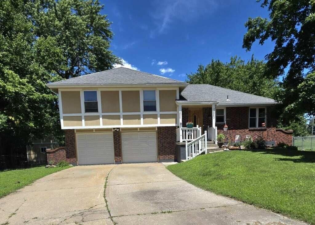 Property Photo: 16912 E 170th Court MO 64012
