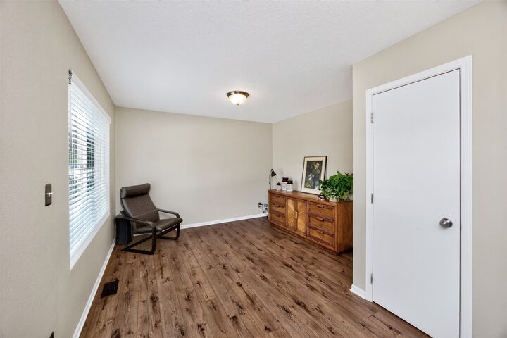 Property Photo: 410 SE Cardinal Lane IA 50263