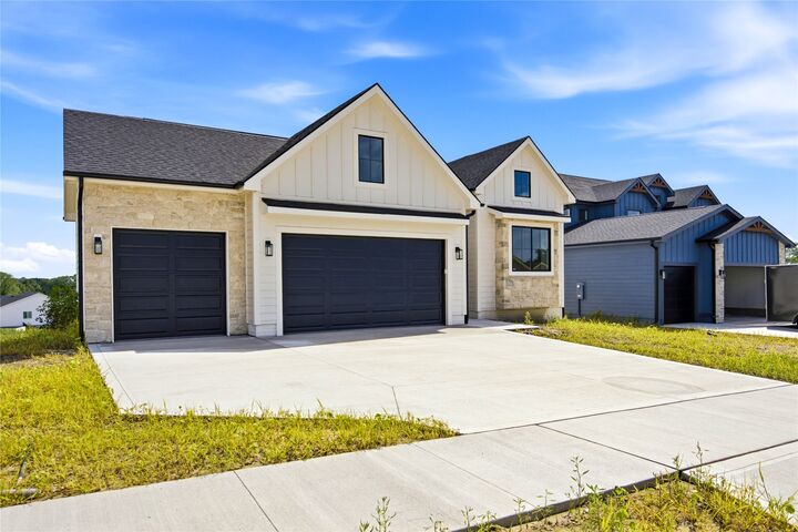 Property Photo:  2605 Ponte Place  IA 50003 