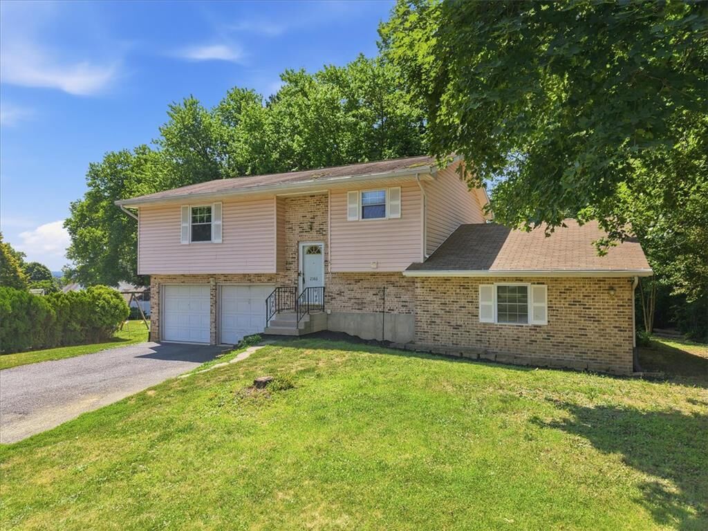 Property Photo:  2386 Black River Road  PA 18015 