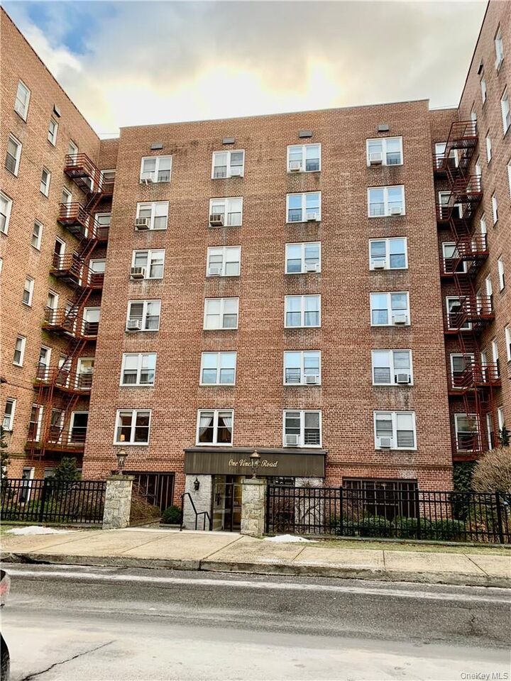 Property Photo: 1 Vincent Road 4B NY 10708