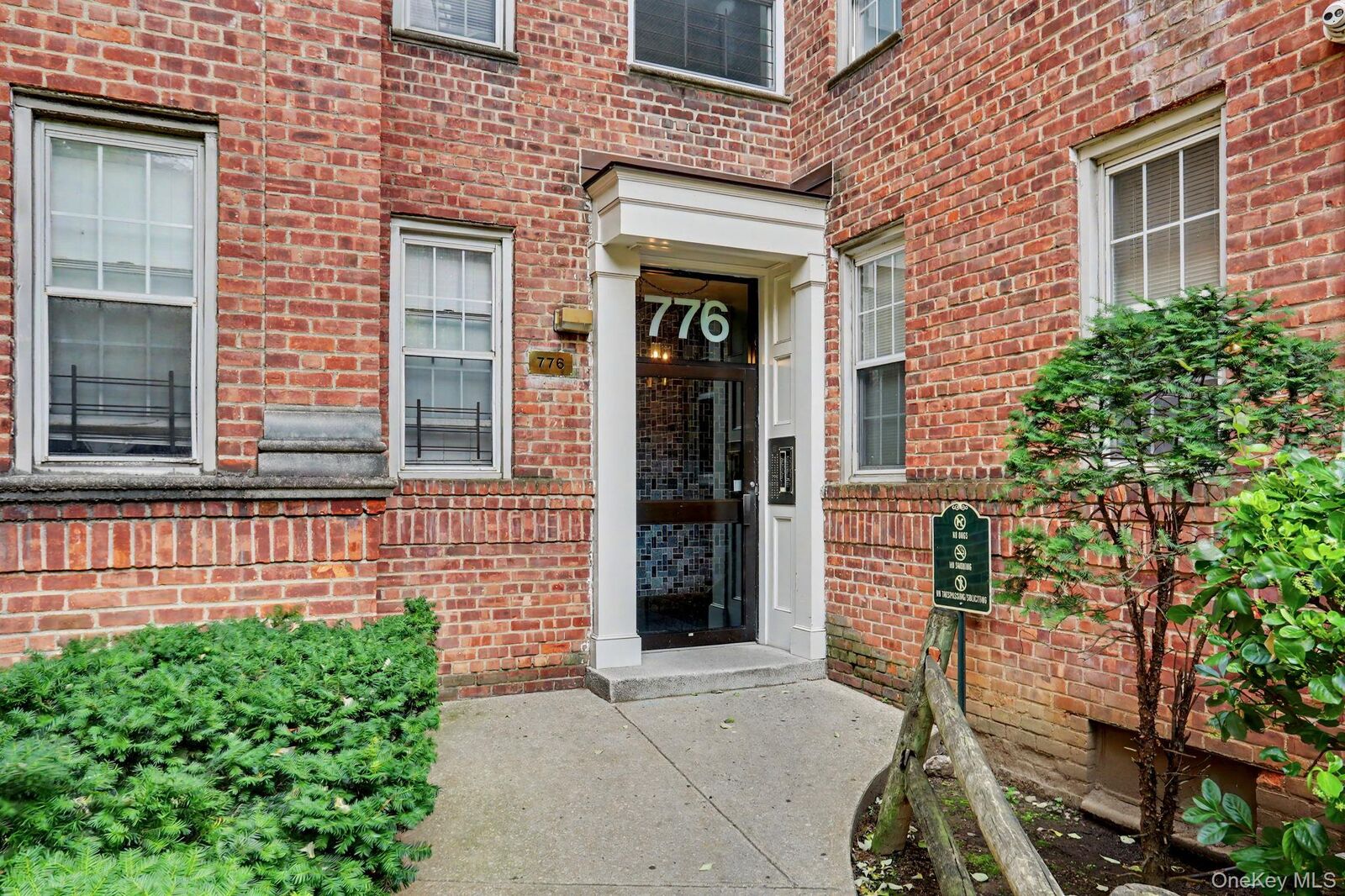 Property Photo: 776 Bronx River B47 NY 10708
