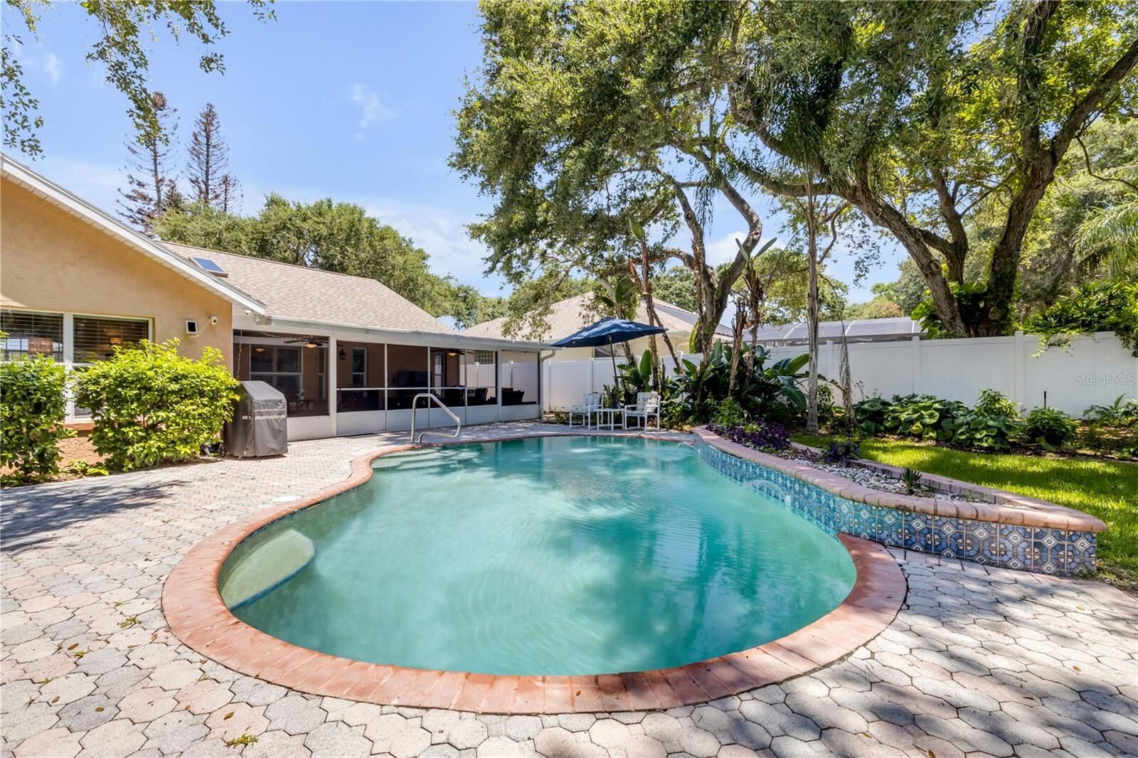 Property Photo:  815 E 7th Avenue  FL 32169 