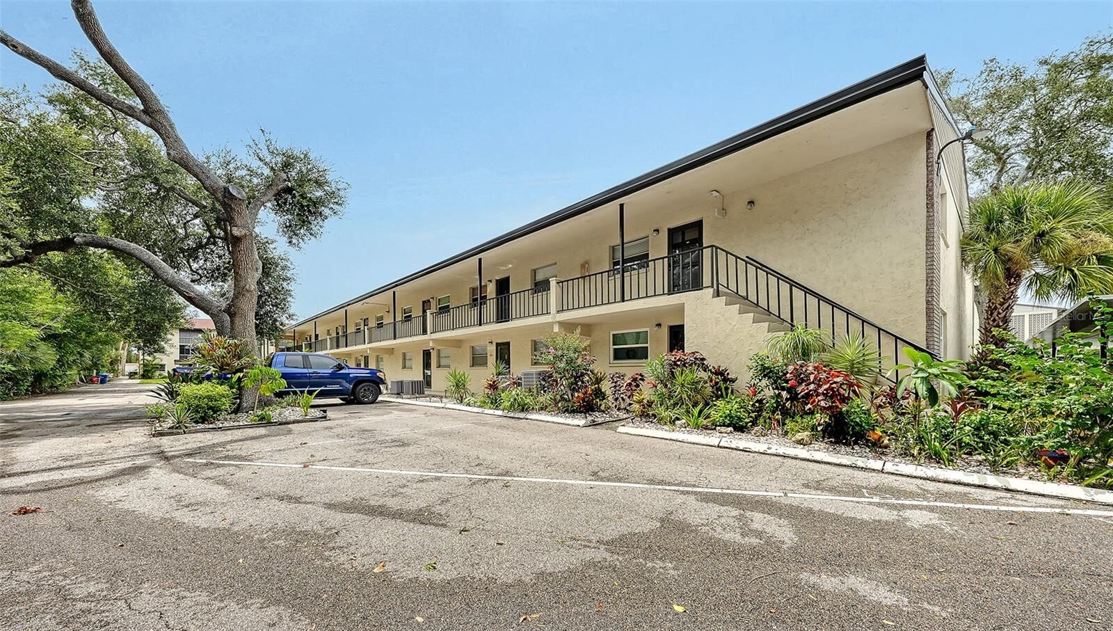 Property Photo:  2260 Stickney Point Road 324  FL 34231 