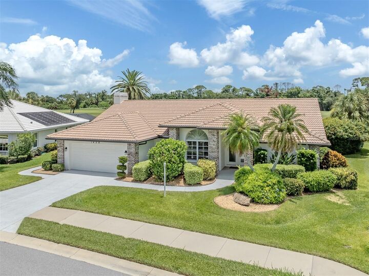 Property Photo:  1428 Gleneagles Drive  FL 34292 
