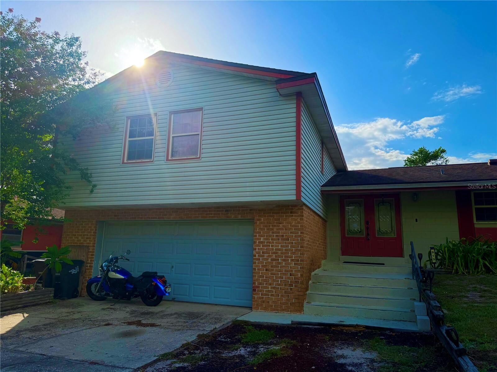 Property Photo:  513 Oakcrest Street  FL 32714 