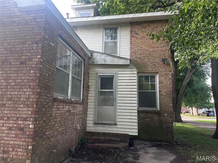 Property Photo: 114 W North Street MO 63801