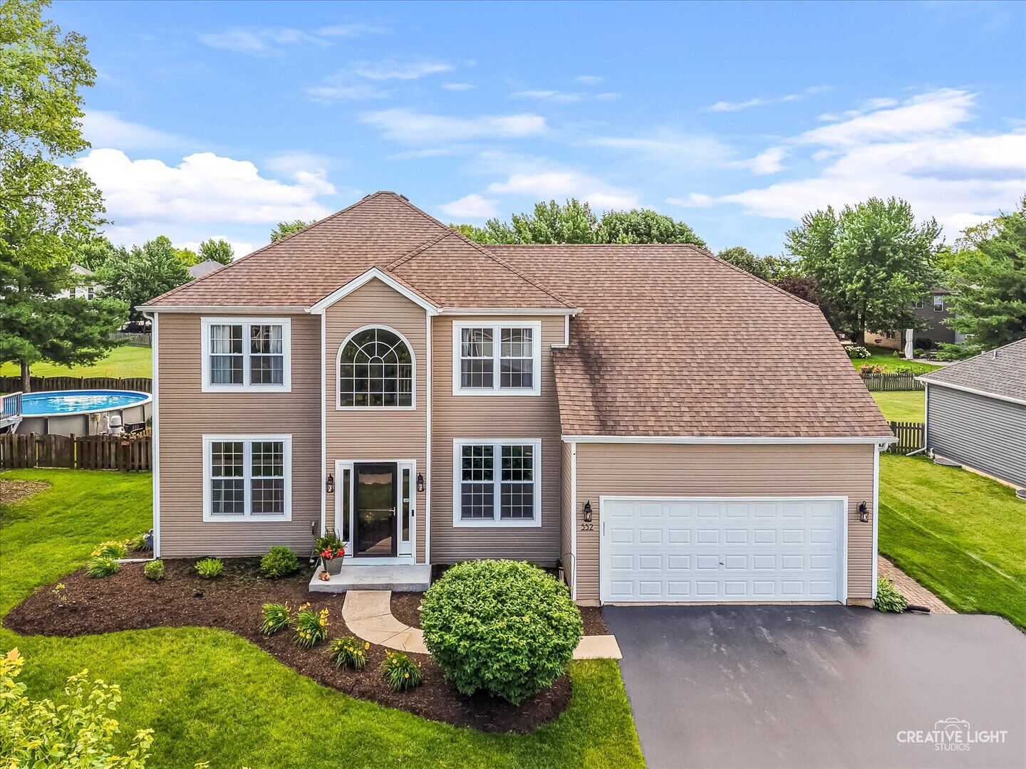 Property Photo:  552 Yellowstone Lane  IL 60560 
