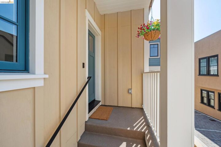 Property Photo: 4432 Howe St CA 94611