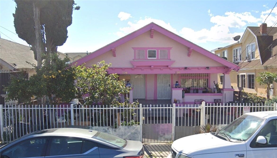 Property Photo:  236 W 53  CA 90037 