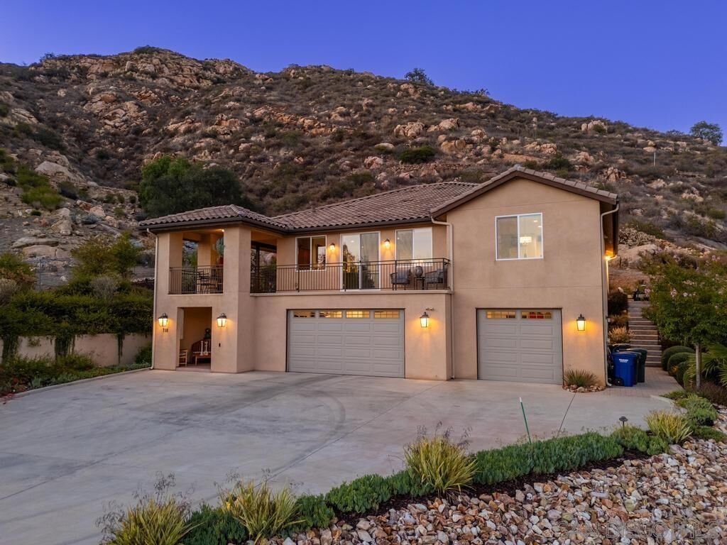 Property Photo: 718 Stoneybrae Pl CA 92027
