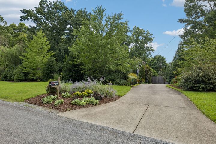 Property Photo: 5499 Old Sams Creek Rd TN 37143