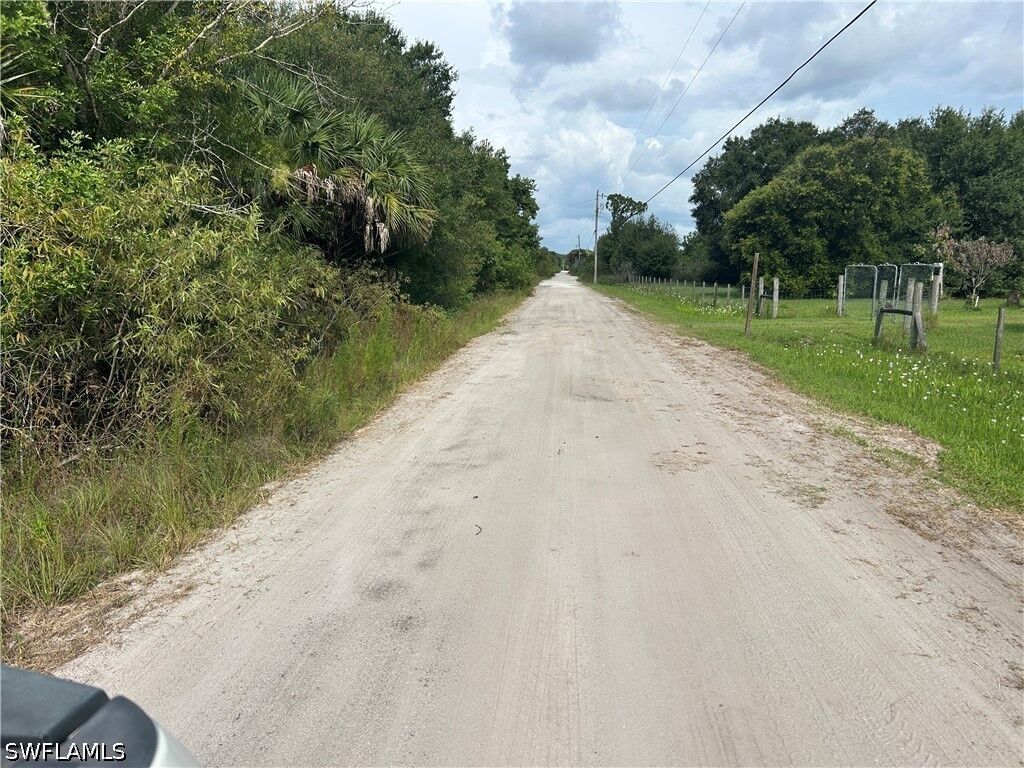 Property Photo: 1020 Limpkin Road FL 34120