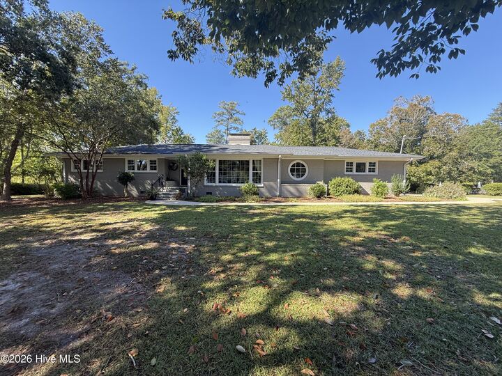 Property Photo: 406 Country Club Drive NC 28546