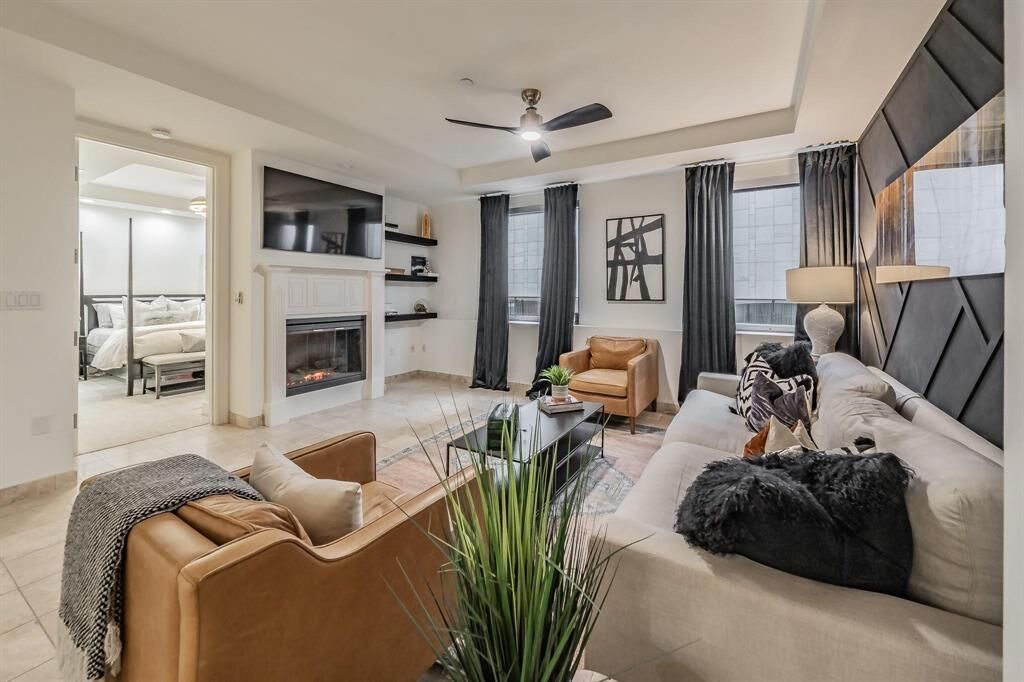 Property Photo: 1505 Elm Street 404 TX 75201