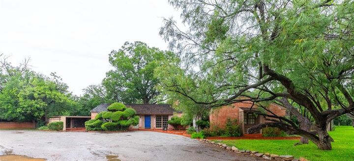 Property Photo: 325 Elm Cove Drive TX 79605