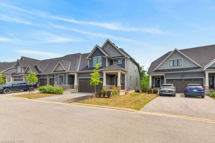 Property Photo: 4311 Mann Street 54 ON L2G 3K2