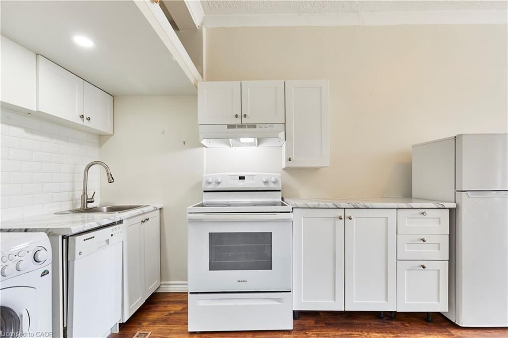 Property Photo: 363 Barton Street E 1 ON L8L 2X8