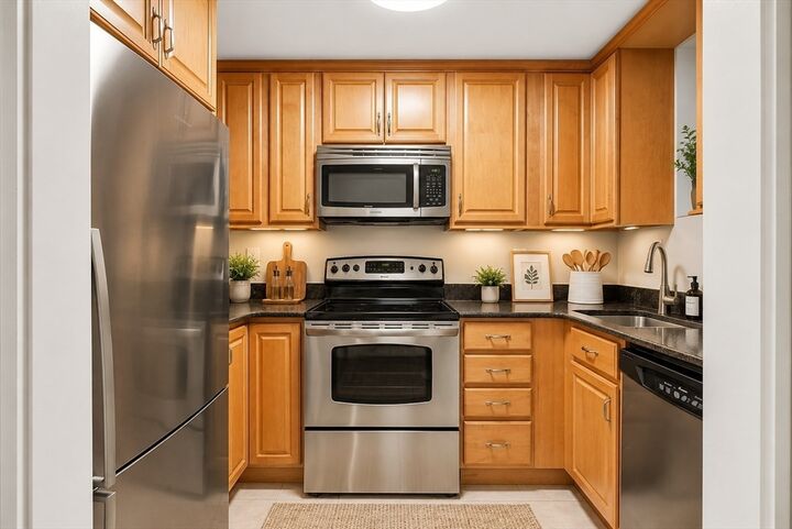 Property Photo:  362 Commonwealth Ave 4C  MA 02115 
