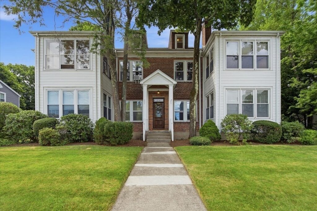 Property Photo: 314 Newtonville Avenue 4 MA 02460