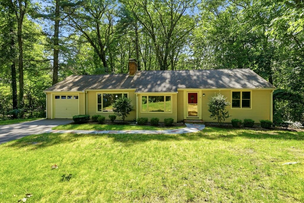 Property Photo:  5 Hayden Ln  MA 01730 