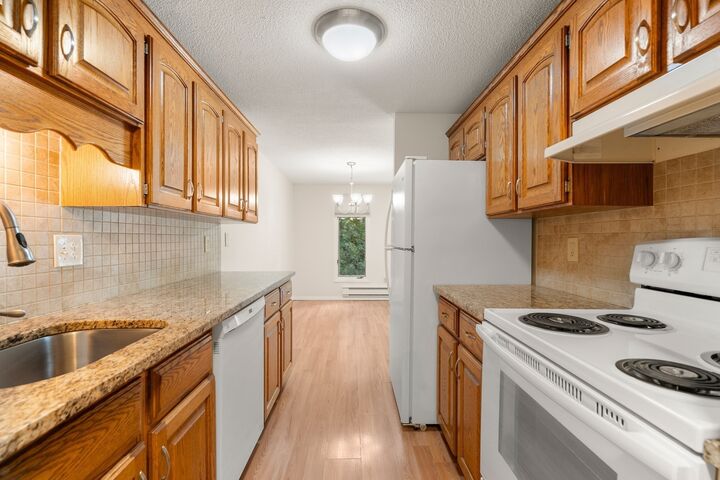 Property Photo: 220 Bedford 5H MA 02324