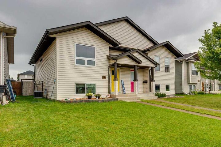 183 Kelloway Crescent — photo 1