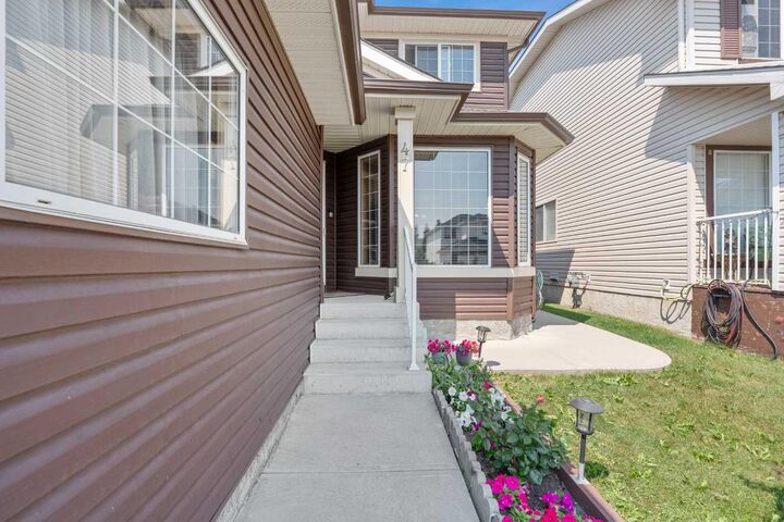 Property Photo: 47 Coral Springs Close NE AB T3J 3S4