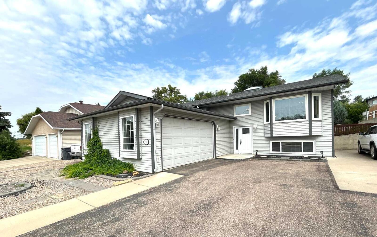 Property Photo:  1332 17 Street SE  AB T1A 2A8 