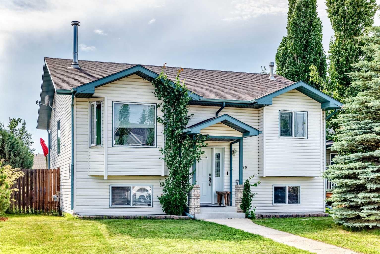 Property Photo: 78 Drummond Avenue AB T4R 3A5