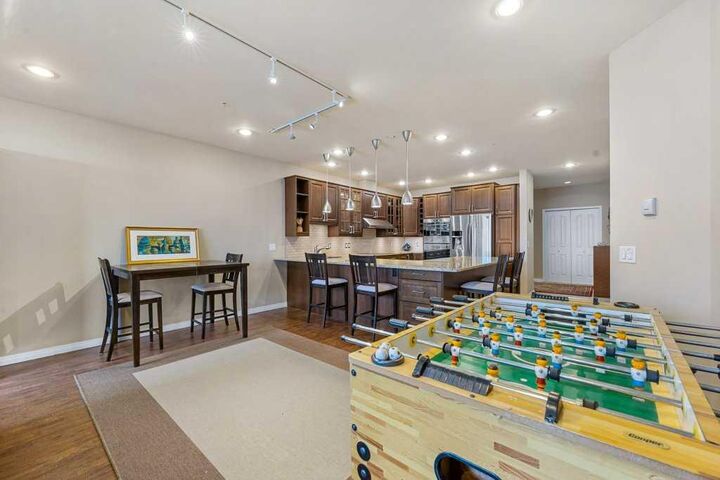 Property Photo: 103 10 Avenue NW 402 AB T2M 0B4